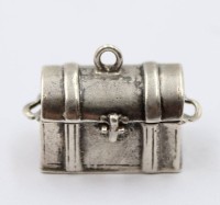 Auktion 368<br>Anh&auml;nger in Truhenform, 835er Silber, 7,1gr., ca. 1,5 x 2cm