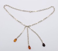 Auktion 368<br>925er Silberkette mit 3 kl. Bernsteinen, ca. 16,6gr., L-50cm