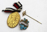 Auktion 368 / Los 7040 <br>3tlg Konvolut, Kyffh&auml;user-Medaille, Nadel und Abzeichen Gesangsverein