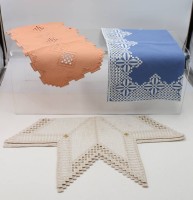 Auktion 368 / Los 13016 <br>3x Deckchen, Hardanger, L&auml;ufer 52 x 23cm, Stern ca. D-65cm, Decke ca. 800 x 80cm