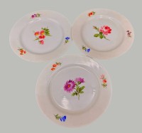 Auktion 368<br>3 Geb&auml;ckteller "Meissen" Blumenmalerei, 2.Wahl, D-15 cm