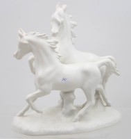 Auktion 368 / Los 9031 <br>Goebel-Pferdegruppe, ca. H-24cm B-24cm