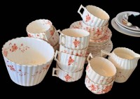 Auktion 368 / Los 9032 <br>Viktorian. Teegeschirr "David Chapman" handbemalt, 26 Teile, 19.Jhd.