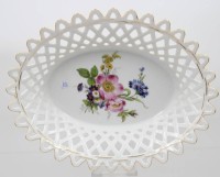 Auktion 368<br>Gro&szlig;e Durchbruchschale gemarkt Walter ,