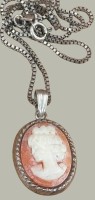 Auktion 368<br>Silberkette-835- mit Camee-Anh&auml;nger, (H-3 cm), 17,6 gr