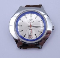 Auktion 368<br>Armbanduhr "Dafnis De Luxe" mechanisch, Werk l&auml;uft, Geh&auml;use 40x37mm, ohne Band, Tragespuren