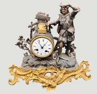Auktion 368<br>frz. Kaminuhr, Metall tw. bronziert, feuervergoldet, Schl&uuml;ssel anbei, Werk nicht gepr&uuml;ft, H-36 cm, B-42 cm