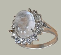 Auktion 368<br>massiver Silberrin-925- mit milchigen Cabouchon, RG 56, 9 gr