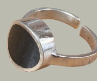 Auktion 368<br>Silberring-925- mit Onyxplatte, offene Ringschiene,m 7,4 gr