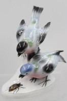 Auktion 368<br>Figurengruppe, Carl Scheidig, Gr&auml;fenthal, 2 V&ouml;gel mit K&auml;fer, leider 2x bestossen, ca. H-15cm