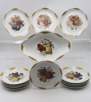 Auktion 368<br>sch&ouml;nes Obstset, F&uuml;rstenberg, &auml;lter, 1x Teller bestossen, gr. Schale ca. 32 x 21cm, H-9cm