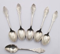 Auktion 368<br>6x Teel&ouml;ffel, 800er Silber, Friesenmuster, zus. 85,5gr., 1x verso Punktgravur, L-12,5cm