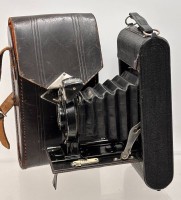 Auktion 368<br>Balgenkamera "Voigtl&auml;nder" in Lederetui