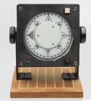 Auktion 368<br>analogen Magnetkompass-Repeater von Cassens &amp; Plath