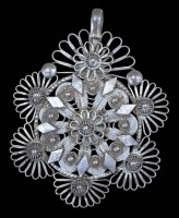 Auktion 369 / Los 1002 <br>gr. Filigran Silber-Anh&auml;nger, ca. 5x4 cm, undeutlich gepunzt, 8,3gr