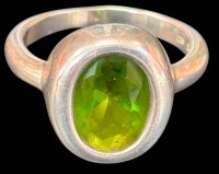 Auktion 369 / Los 1020 <br>Silberring-925- mit gr&uuml;nen Stein, RG ca. 60, 6,3 gr.,