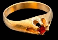 Auktion 369 / Los 1026 <br>Goldring-333- mit Rubin, RG 59, 3,4 gr.