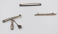 Auktion 369<br>3x div. Silberbroschen, zus. ca. 8gr., L-5cm
