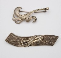 Auktion 369 / Los 1043 <br>2x div. Silber-Broschen, &auml;lter,  zus. ca. 9,5gr., ca. L-6,5cm