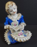 Auktion 369<br>M&auml;dchen mit Buch, bemalt, Pseudo Marke, H-10 cm