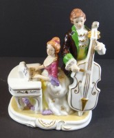 Auktion 369<br>Figurengruppe "Musikstunde" CDC, H-18x15 cm