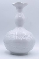 Auktion 369<br>Vase, Meissen, Entw.  von Ludwig Zepner, Serie Weiss f&uuml;r Meissen, Dekor Lotusblume, H- 20cm