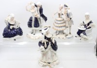Auktion 369<br>5x div. Figuren, Rokoko, ungemarkt, Kobalt, Spitze meist mir bestossungen, ca. H-22cm