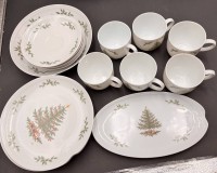 Auktion 369<br>17 Teile Weihnachtsgeschirr "Kaiser", 6 Tassen, 5 U.T., 4 Kuchenteller, Schale und kl. Platte