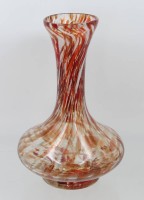 Auktion 369<br>hohe Kunstglasvase, rot/weisse Einschmelzungen, ca. H-26cm