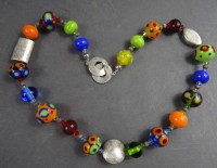 Auktion 369<br>Designer-Halskette mit Silberelementen-925- und Murano-Kugeln, L-ca. 44 cm, guter Zustand, ca. 77 gr.