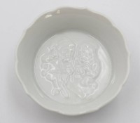 Auktion 369<br>kl. Schale, Meissen weiss, Zwergenrelief, 1. Wahl, ca. H-3cm D-8cm