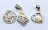 Auktion 369<br>Drei div. Silber Anh&auml;nger, zus. 10,5g.
