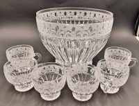 Auktion 369<br>gr. Bowlenschale mit 6 Bechern "Anna-H&uuml;tte" schweres Kristall mit Schliff, H-18,5 cm, D-23 cm, Becher H-ca. 8 cm