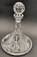 Auktion 369<br>grosse, schwere Kristall-Karaffe "Nachtmann" Schleuderstern, sogen. Schiffskaraffe (unten breiter flacher Stand-D-19 cm) H-29 cm