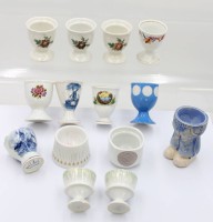 Auktion 369<br>14x div. Eierbecher, teilw. &auml;lter, Keramik/Porzellan, 1x bestossen, Altersspuren