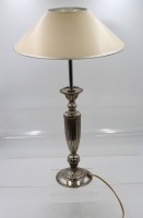 Auktion 369<br>Tischlampe, versilberter Stand, ca. H-53,5cm, 1x kl. Druckstelle