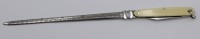 Auktion 369<br>Taschenmesser-Brief&ouml;ffner, vermutlich ein sogenannter "Melon Tester", ca. L-24cm
