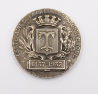 Auktion 369 / Los 6028 <br>Gedenkmedaille 100-j&auml;hriges Bestehen der Sparkasse von Toul (Frankreich) von 1837 bis 1937, am Rand beschriftet "Bronze", wohl stark versilbert, 43,4gr., D-4,5cm