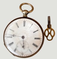 Auktion 369<br>versilb. HTU mit Schl&uuml;ssel, Werk l&auml;uft, Glas erneuerungsbed&uuml;rftig, D-5 cm