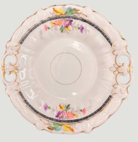 Auktion 369<br>Gr&uuml;nderzeit-Kuchenschale "Carl Tielsch, Altwasser" um 1880, Blumenranken, D-25 cm, Goldrand etwas berieben