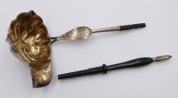 Auktion 374<br>antike Bowlenkelle, 19. Jhd, Silber, Holzgriff gebrochen, ca. L-40cm