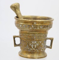 Auktion 369<br>Bronzem&ouml;rser mit St&ouml;&szlig;el, ca. H-9cm