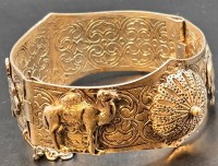 Auktion 369<br>Massives, Hamsa-Armreif, handgefertigt von Miriam Fatima,  versilbert, mit Kamelen und Arabesken,