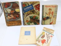 Auktion 369<br>kl. Konvolut div. &auml;lterer Kochb&uuml;cher, teilw. Gebrauchsspuren