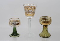 Auktion 369<br>2x Andenken-Weinr&ouml;mer sowie ein hohes Weinglas, je mit Goldekoren, ca. H-19,5 bis H-10,5cm
