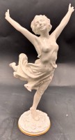Auktion 369<br>tanzende Frau von Hutschenreuther, H-28 cm, ein Finger besch&auml;digt, signiert Karl Tutter