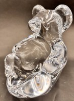 Auktion 369 / Los 10045 <br>kl. Kristall-Anbietschale bzw. Ascher? "Vannes fRANCE, H-13 cm, B&auml;renform