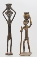 Auktion 369<br>2x afrikan. Bronzen, Frauen als Wassertr&auml;gerin, H-16 und 13 cm