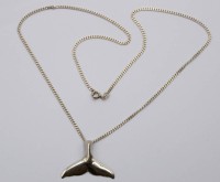 Auktion 369<br>925er Silber Kette mit 925er Anh&auml;nger, Walflosse, zus. 8,6gr., L-52cm Anh. L-2,5cm