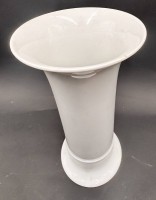 Auktion 369<br>hohe weisse Vase "Kaiser", H-25 cm